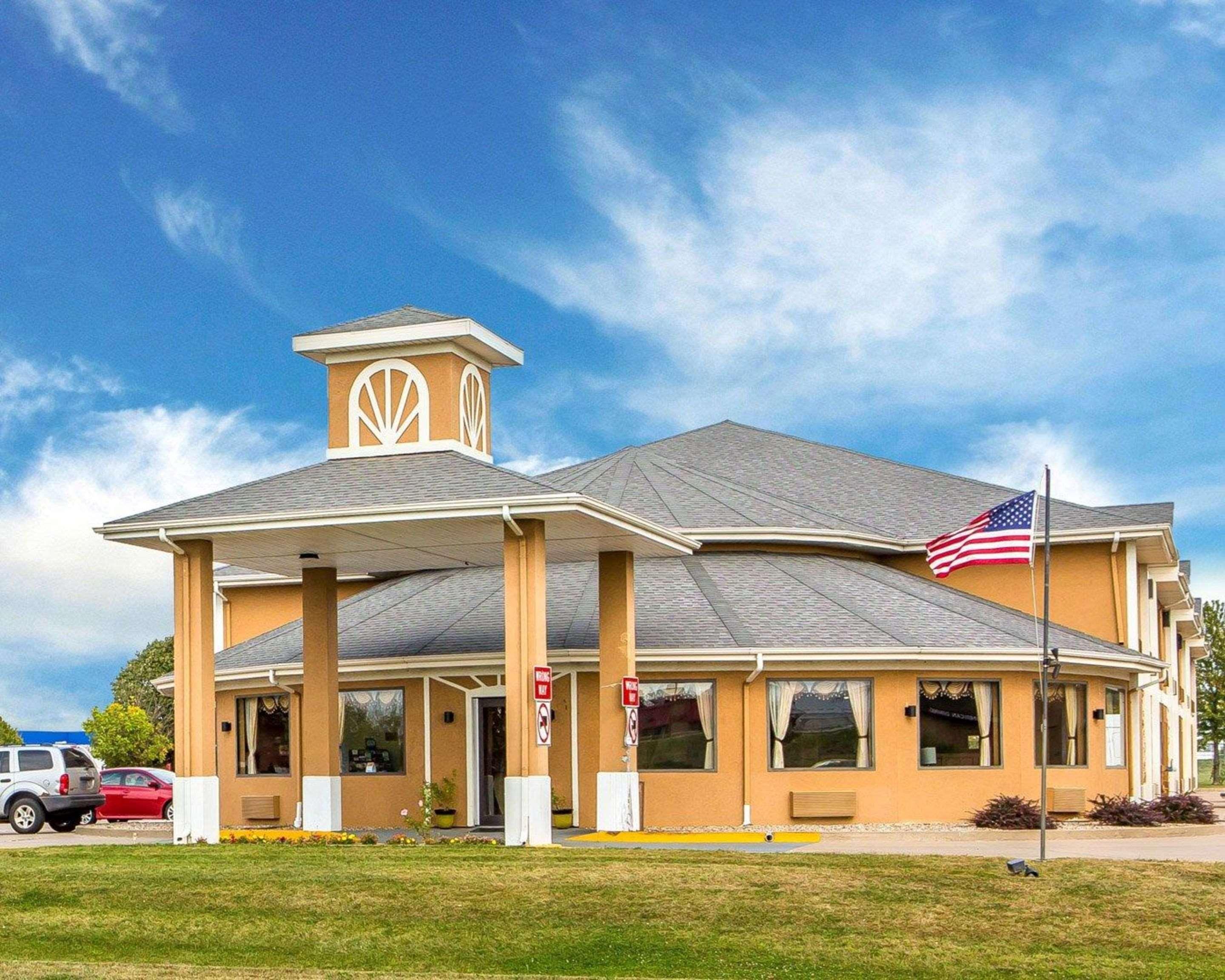 Quality Inn Morton At I-74 Exterior foto